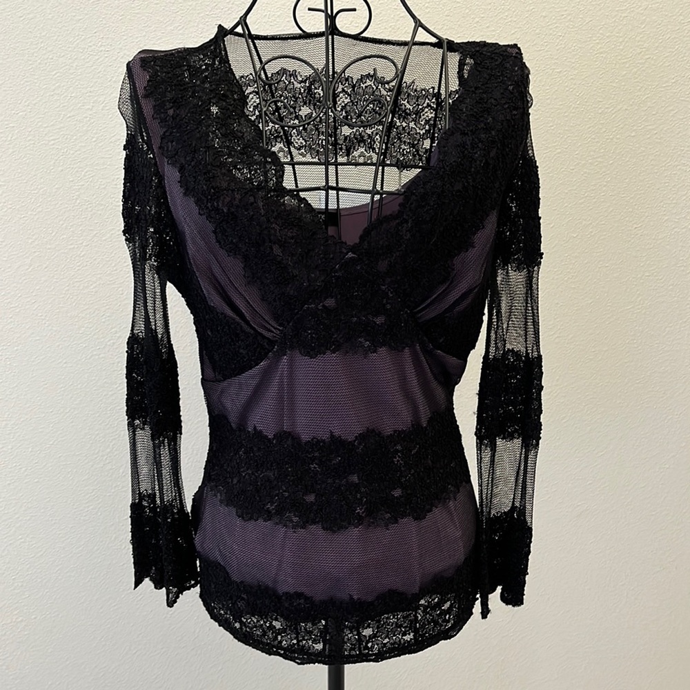 KAREN KANE Beautiful lavender and black lace sheer top